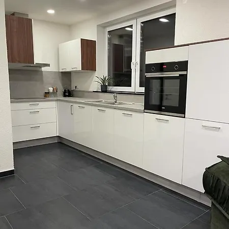 Apartment 2 Zimmer Zur Taegliche Miete *